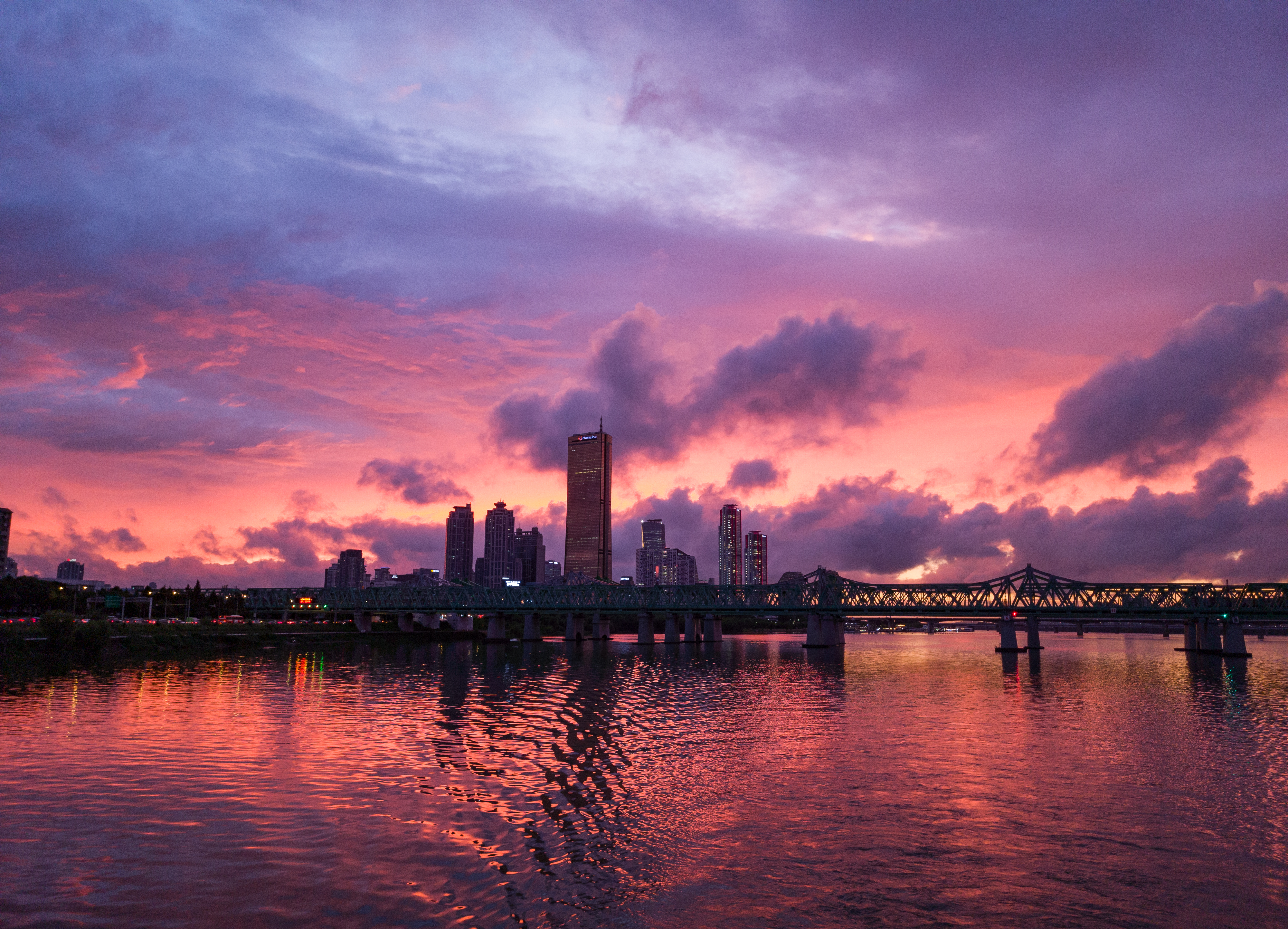 evening skyline across han river